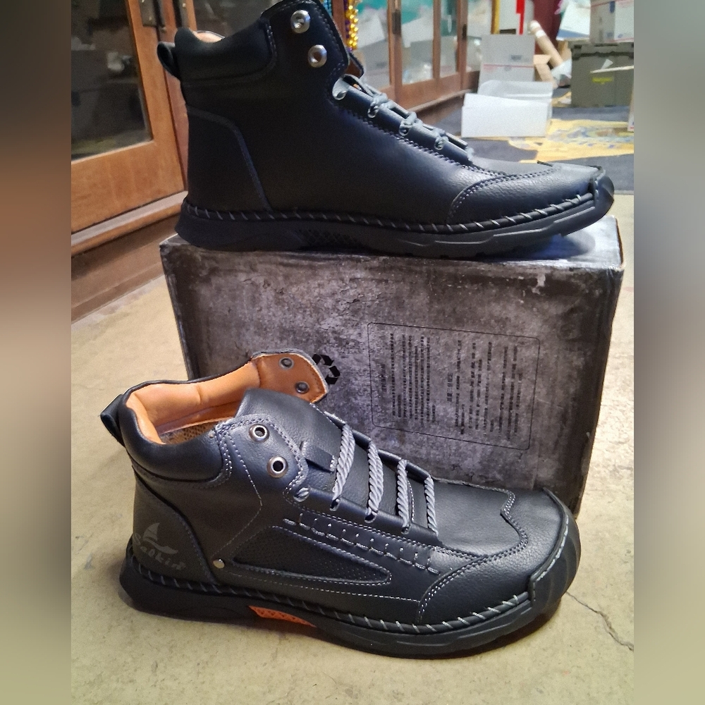 NWT Men’s Salkin 2.0 Trail Barefoot Boots Black